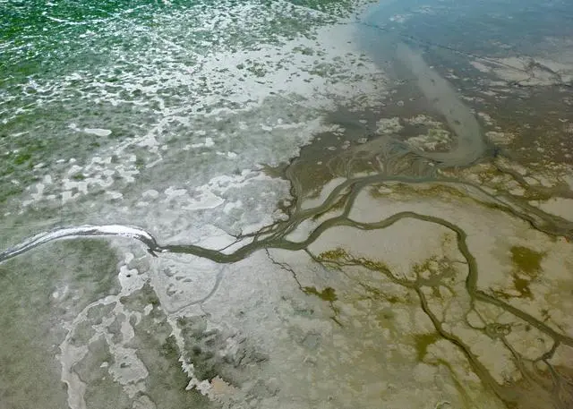 长江流域干旱，，，，，，长江海运航道大幅收窄货船减载